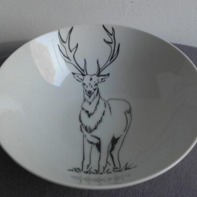 REF 4613 ASSIETTE CREUSE CERF DEBOUT