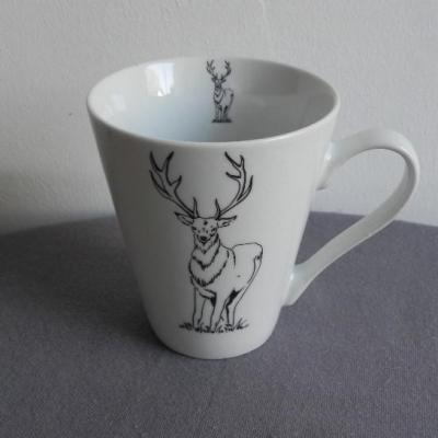 REF 4929 MUG CONIQUE CERF DEBOUT