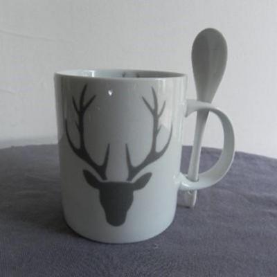 REF 8519 MUG CUILLERE TETE DE CERF